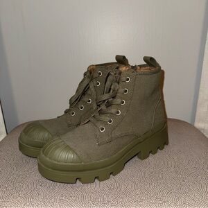 Universal Thread Olive Green Canvas Combat Boots
